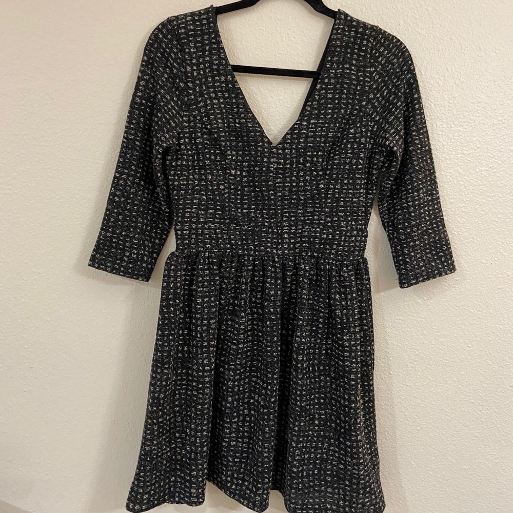 Franchesca’s Mid-Length Dress - Picture 3 of 9